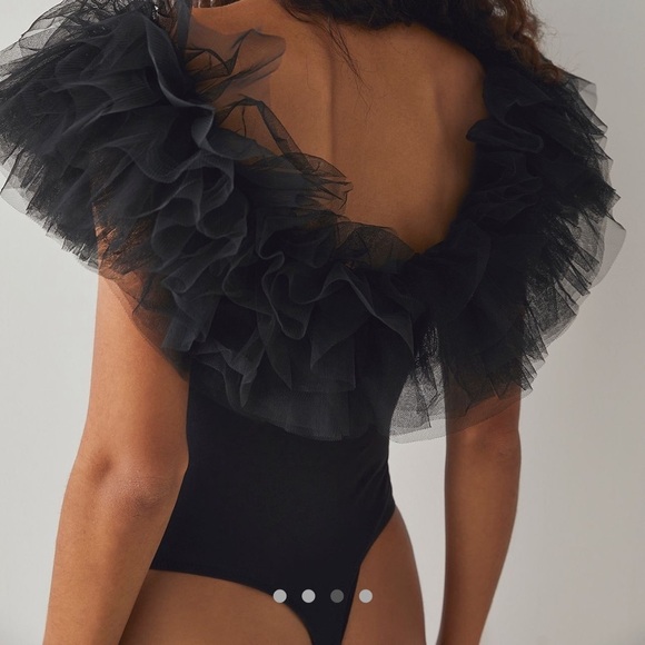 NWT FREE PEOPLE Big Love Black Ruffle Off the Shoulder Bodysuit size X Small - Picture 4 of 9